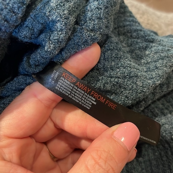 Out from under green crop top, small - Picture 7 of 8